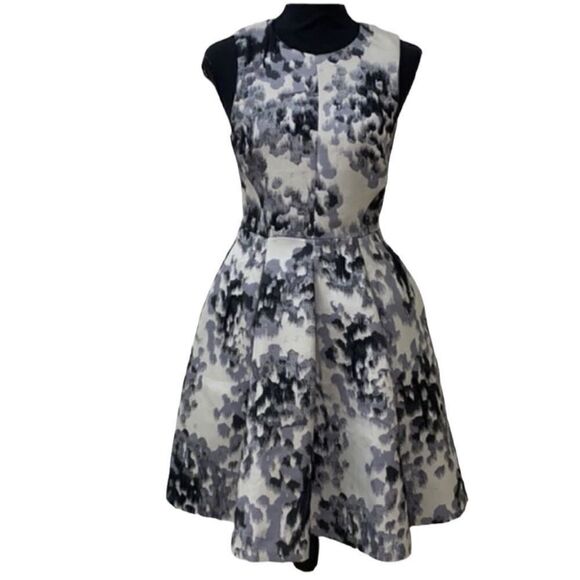 H&M Sleeveless Jacquard Weave Print Dress(Size 6) - Picture 2 of 7